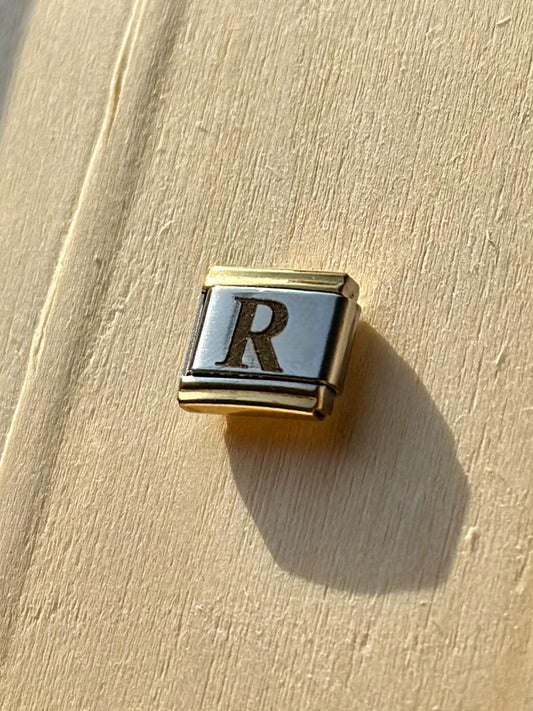 R